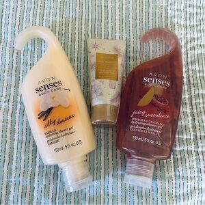 AVON NATURALS SHOWER GEL DUO